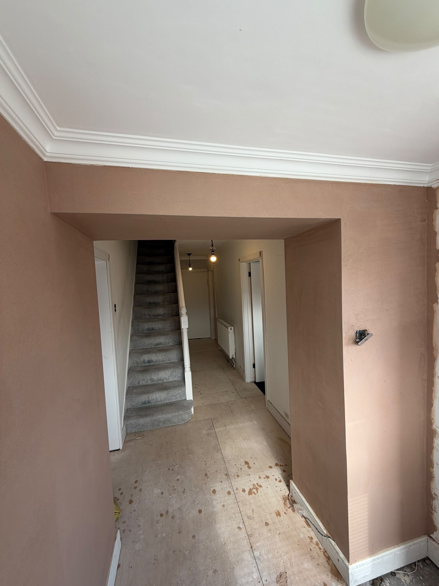 Plastered opening between rooms